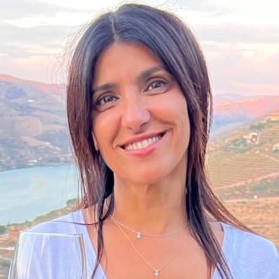 /storage/https://www.linkedin.com/in/patricia-nunes-33a6243/